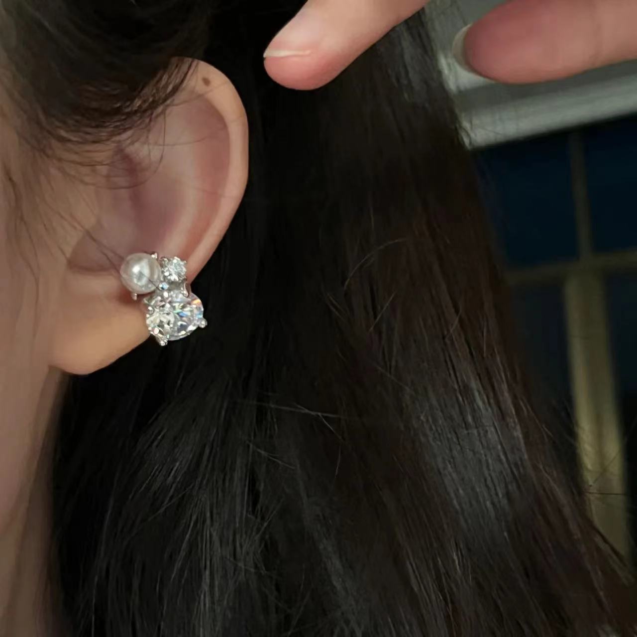 1Pcs Shiny Imitation Pearl Zir – Ear Cuff No Piercing Bewertung und Preis